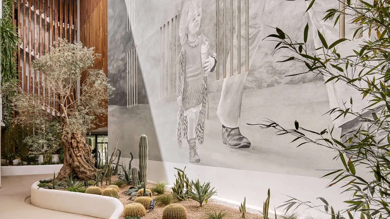 Hippiements: Architektur mit hohem Patio